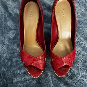 Fioni Lucia 4” high heels - size 9